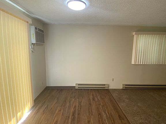 5th image of 1016 W 8th Pl #12