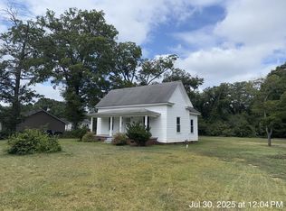 810 Chestnut St, Laurens, SC 29360