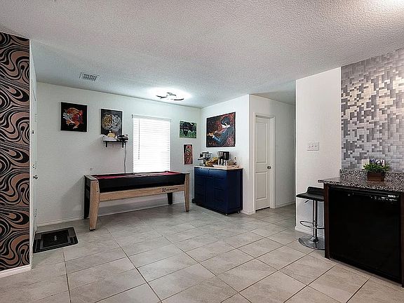 5th image of 465 Corsair Way