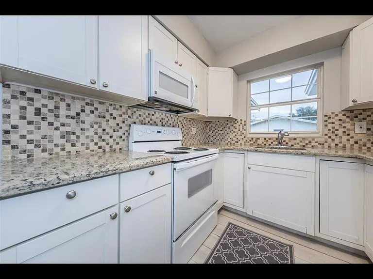 54 Palm Blvd — Photo 12