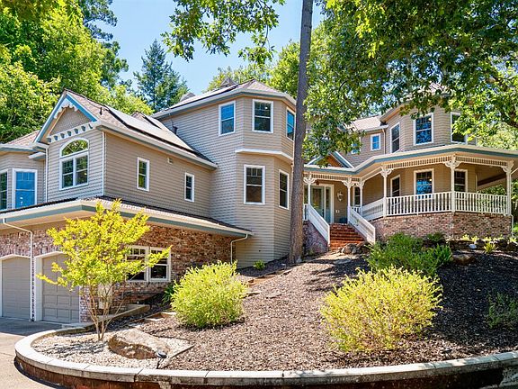 4th image of 1362 Manzanita Court