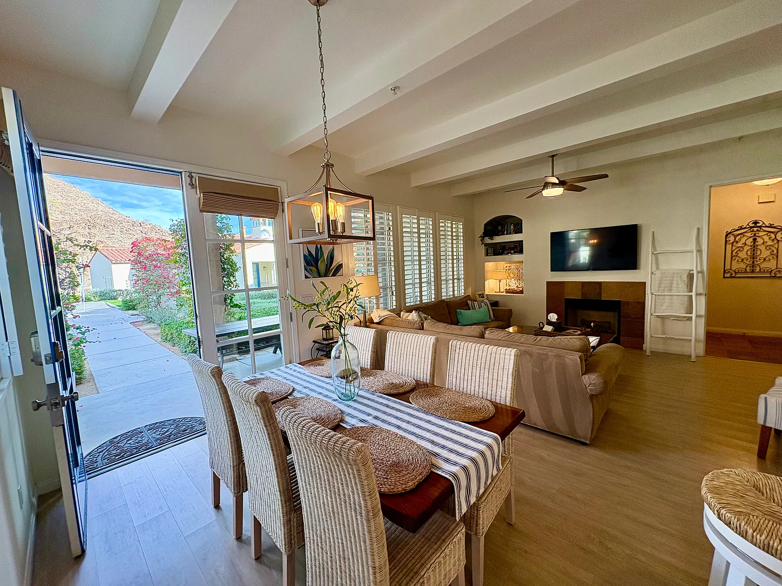 3 bed, 1706 sqft, $6,950 — Photo 3