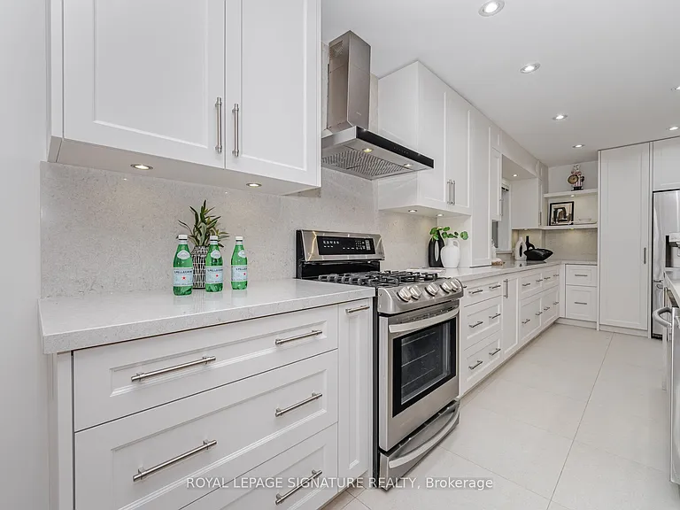 5217 Fallingbrook Dr — Photo 16