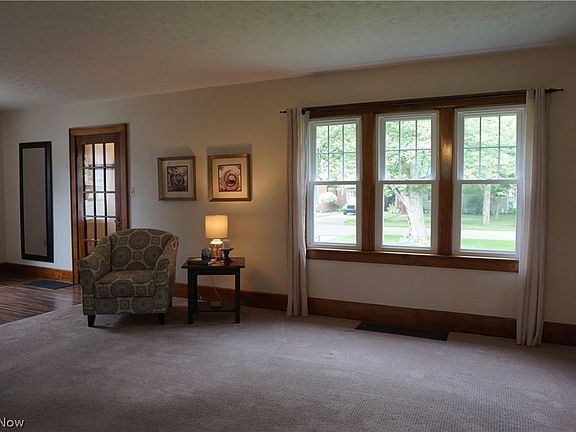 3rd image of 3312 Lincoln Dr