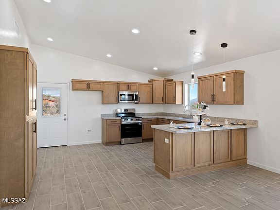 5th image of 554 Avenida Septiembre