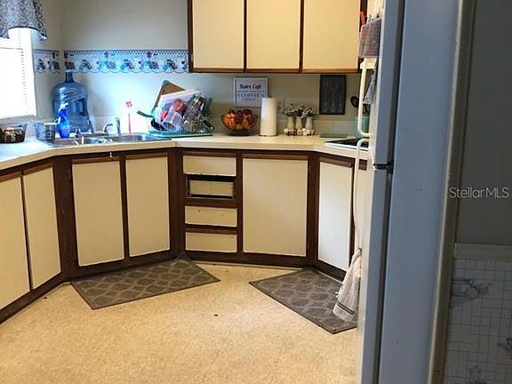 4th image of 304 Laurel Cir
