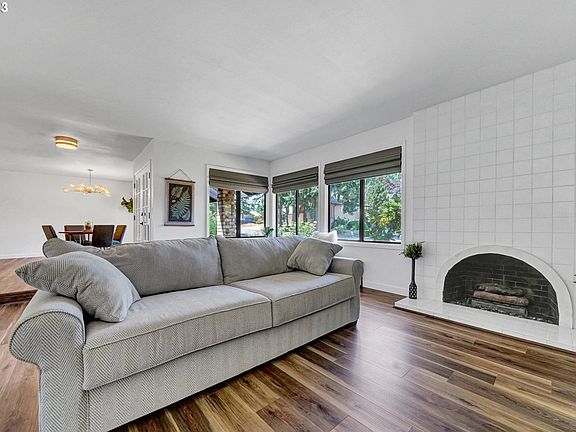 3rd image of 2626 SE Singing Woods Dr