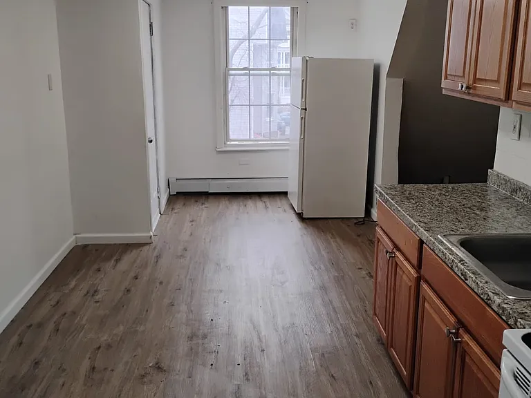 150 Chestnut Ave #3 — Photo 8
