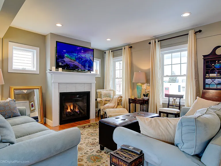 7 Dean Ave — Photo 2
