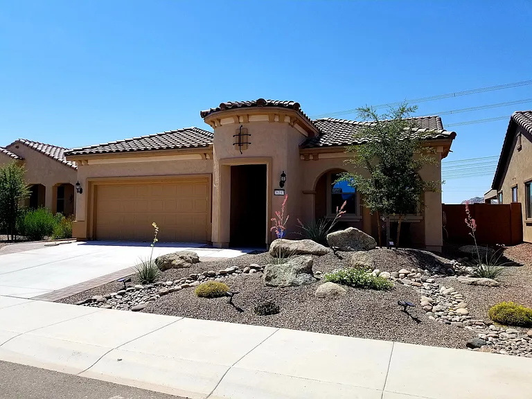 26237 W Matthew Dr — Photo 2