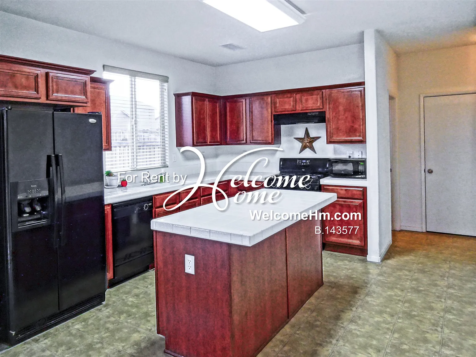 4 bed, 1972 sqft, $3,125 — Photo 3