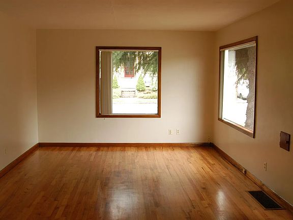 5th image of 7808 SE Pine St