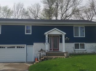 2625 Summer Meadows Dr, Perry, IA 50220