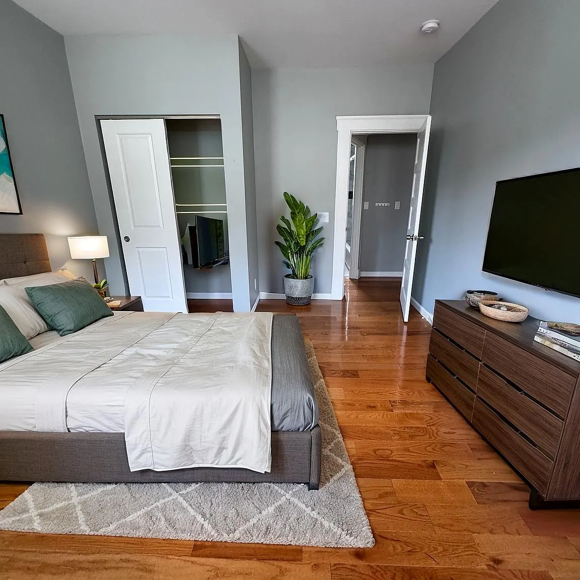 5 bed, 1.5 bath, $2,595 — Photo 3