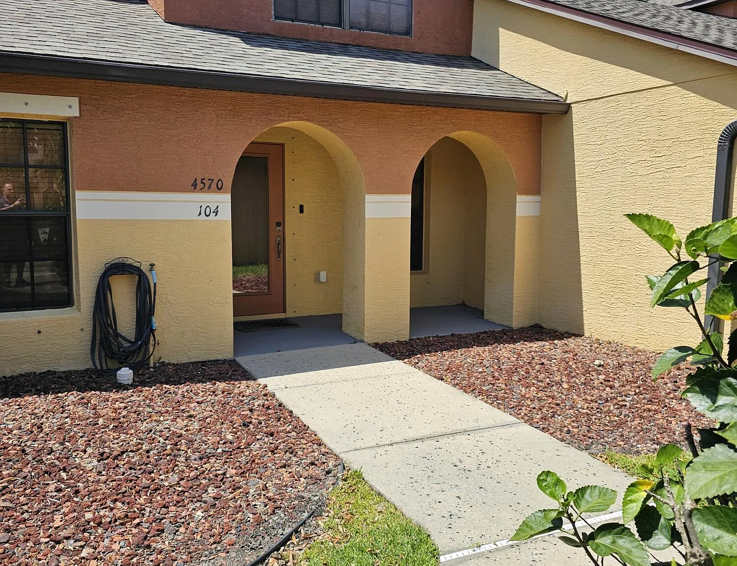 3 bed, 2.0 bath, 1277 sqft, $2,200 — Photo 1