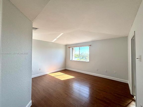 5th image of 16272 SW 75th St