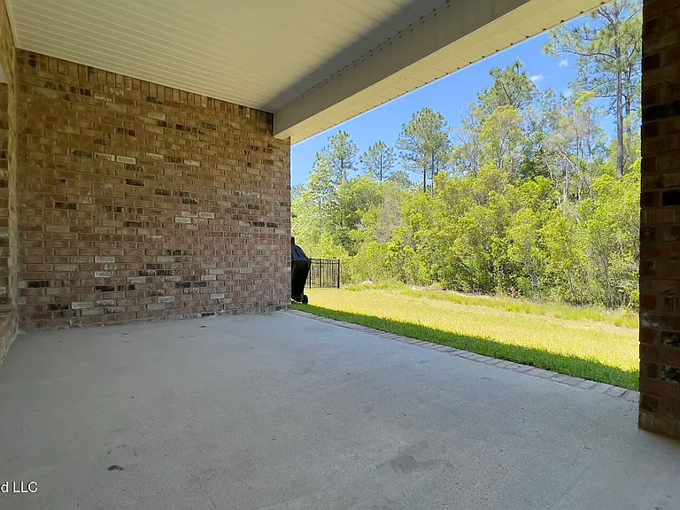 12209 Savannah Cir — Photo 37