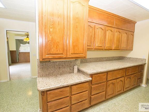 5th image of 781 Garrison Dr