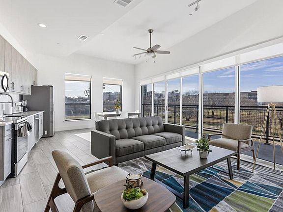 2nd image of 2222 McKinney Ave #202