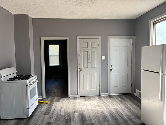 5th image of 4019 Newark Ave APT 2