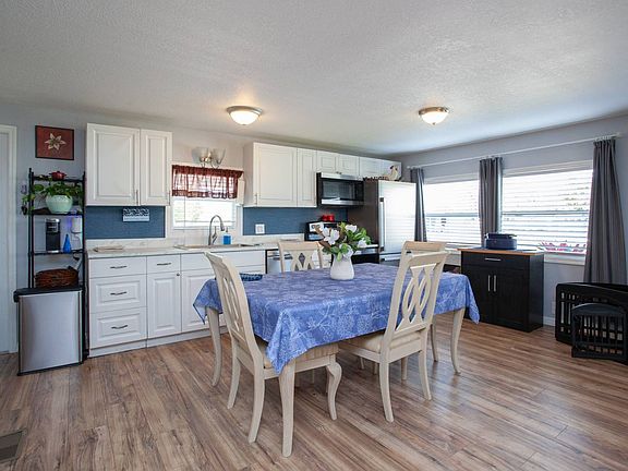 5th image of 5644 Regency Blvd #103
