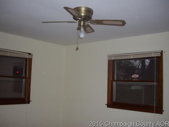 4th image of 214 Holiday Dr