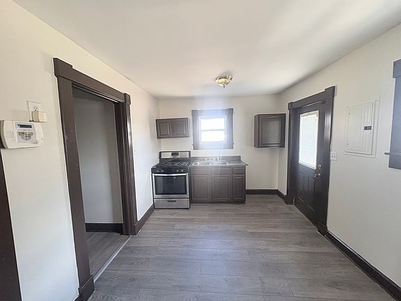 2nd image of 1416 W 21st St