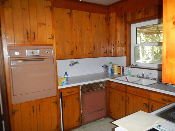 4th image of 92 Shoreline Dr
