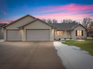 W5459 Mile Long Dr, APPLETON, WI 54915