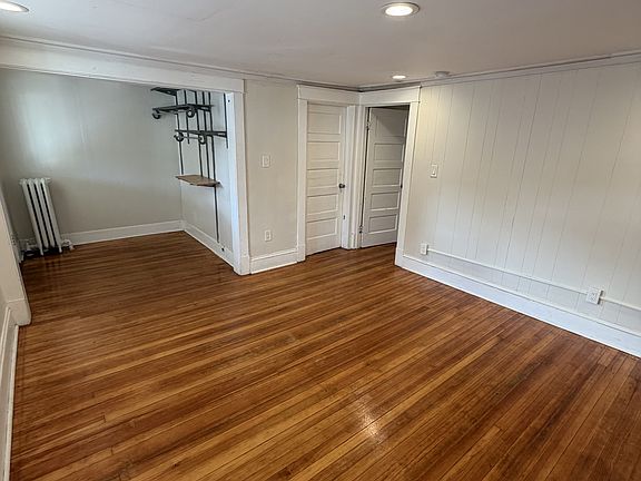 3rd image of 327 Ontario St #2