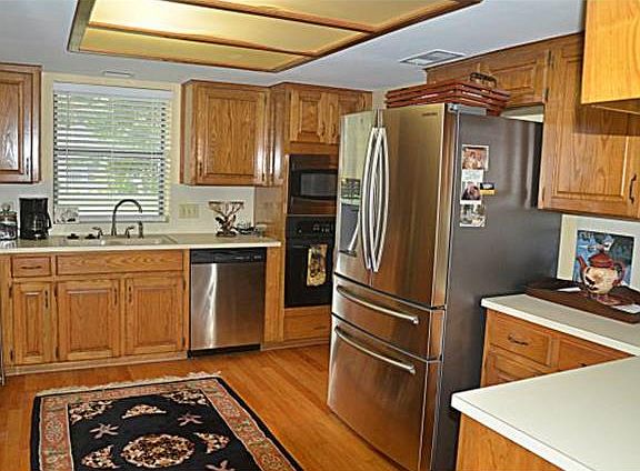 4th image of 11404 Pickfair Dr