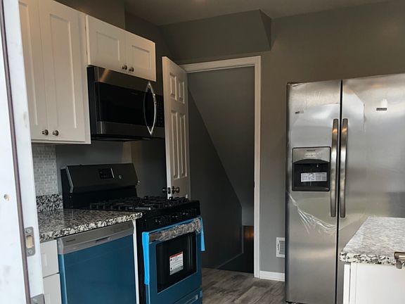 3rd image of 10942 S Eberhart Ave