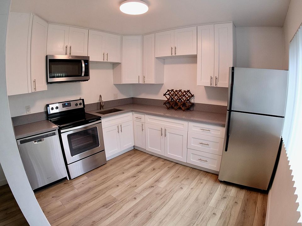Huge updated kitchen with all stainless steel appliances!