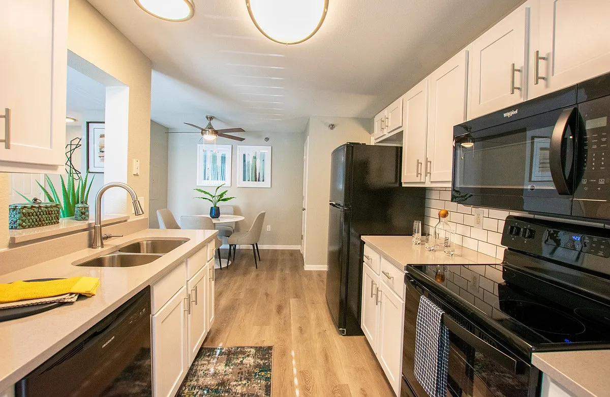 Park Edge Apartments — Photo 4