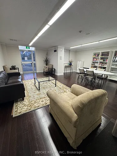 3559 Eglinton Ave W Photo 1