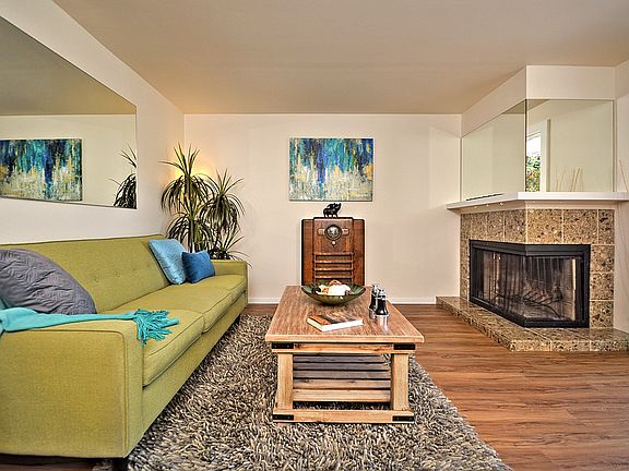3rd image of 11239 Greenwood Ave N APT 103