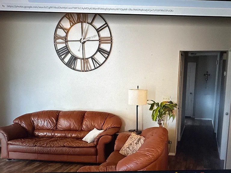 110 W Oak St — Photo 3