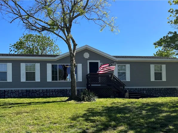 16 Suntop Ln, Holiday Island, AR 72631