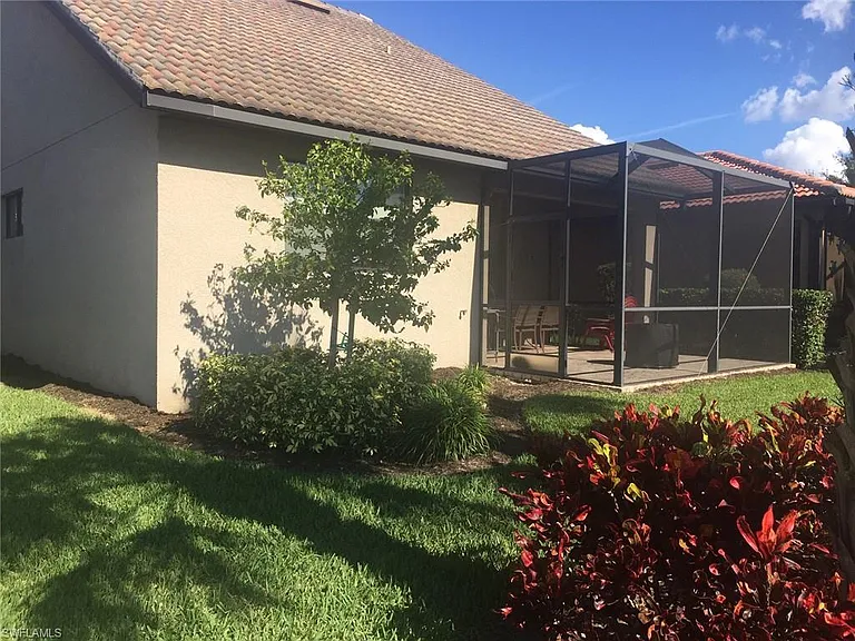 5728 Mayflower Way — Photo 4