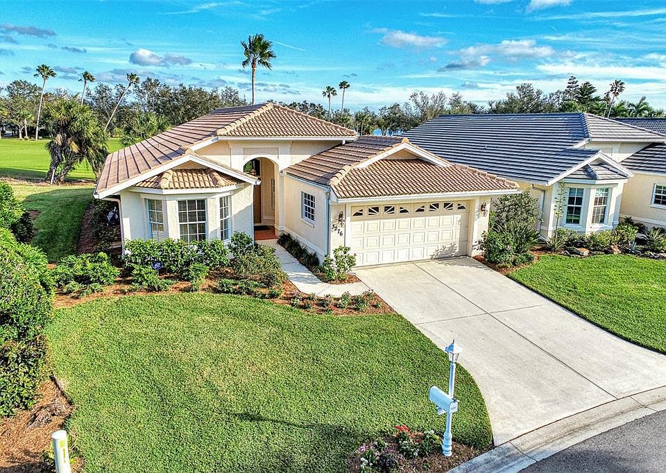 1st image of 3276 Village Ln