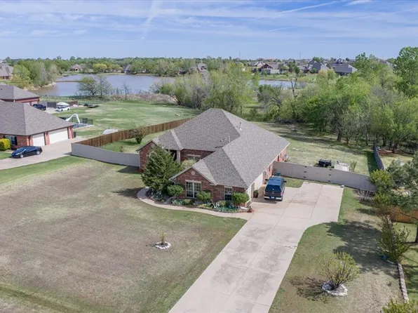 4701 Southcreek Rd, Moore, OK 73165