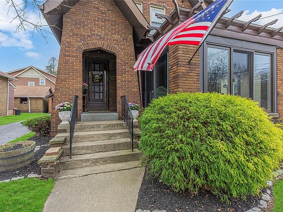 2nd image of 140 Navigation St