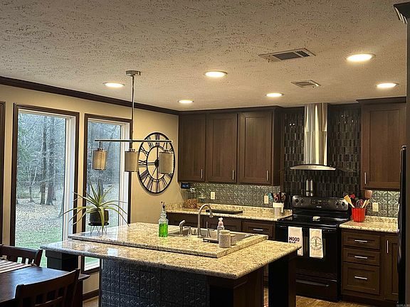 5th image of 379 Dry Creek Ln