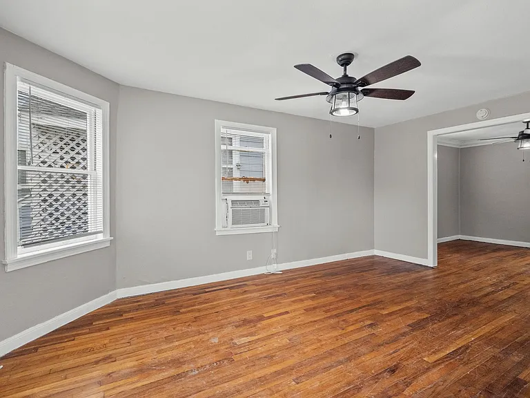 4020 Avenue O 1/2 — Photo 38