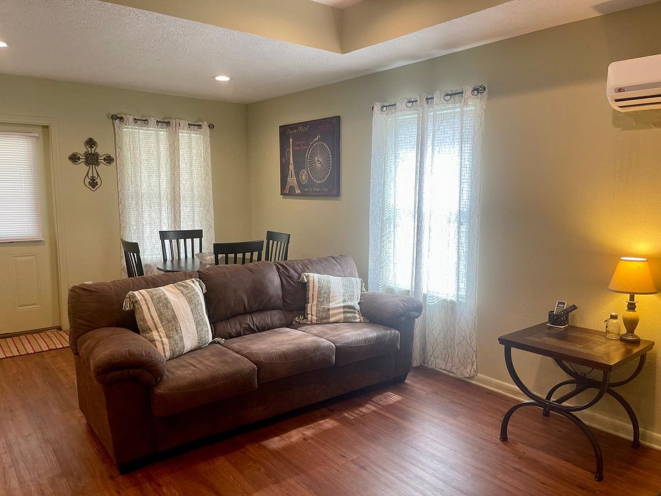 1st image of 400 Gray St #406