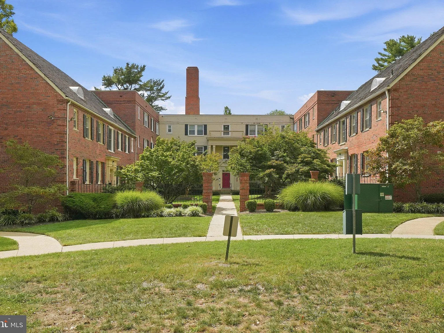 Hillcrest — Photo 1