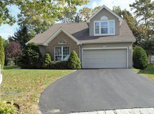 5 Nautical Ct, Bayville, NJ 08721