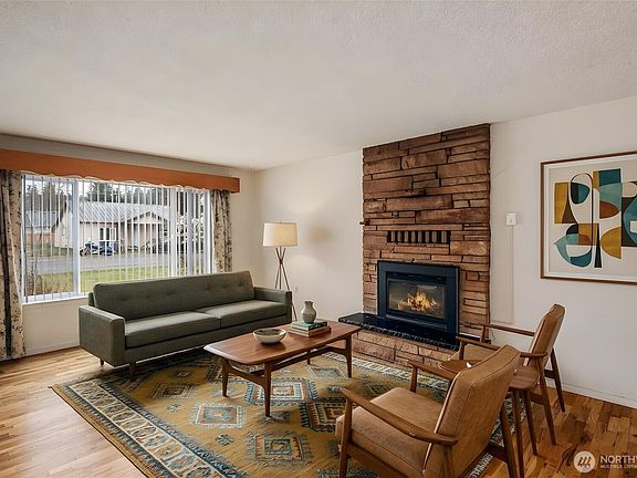 3rd image of 602 Commercial Avenue
