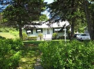 3 Maplehurst Dr, Troy, NY 12180