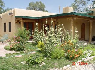 29 Ortiz Rd, Ranchos De Taos, NM 87557